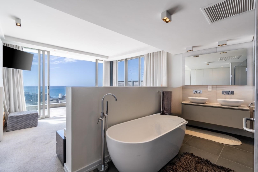 To Let 3 Bedroom Property for Rent in Sea Point Western Cape